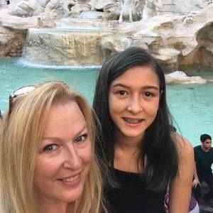 Meet your Posher, Traci